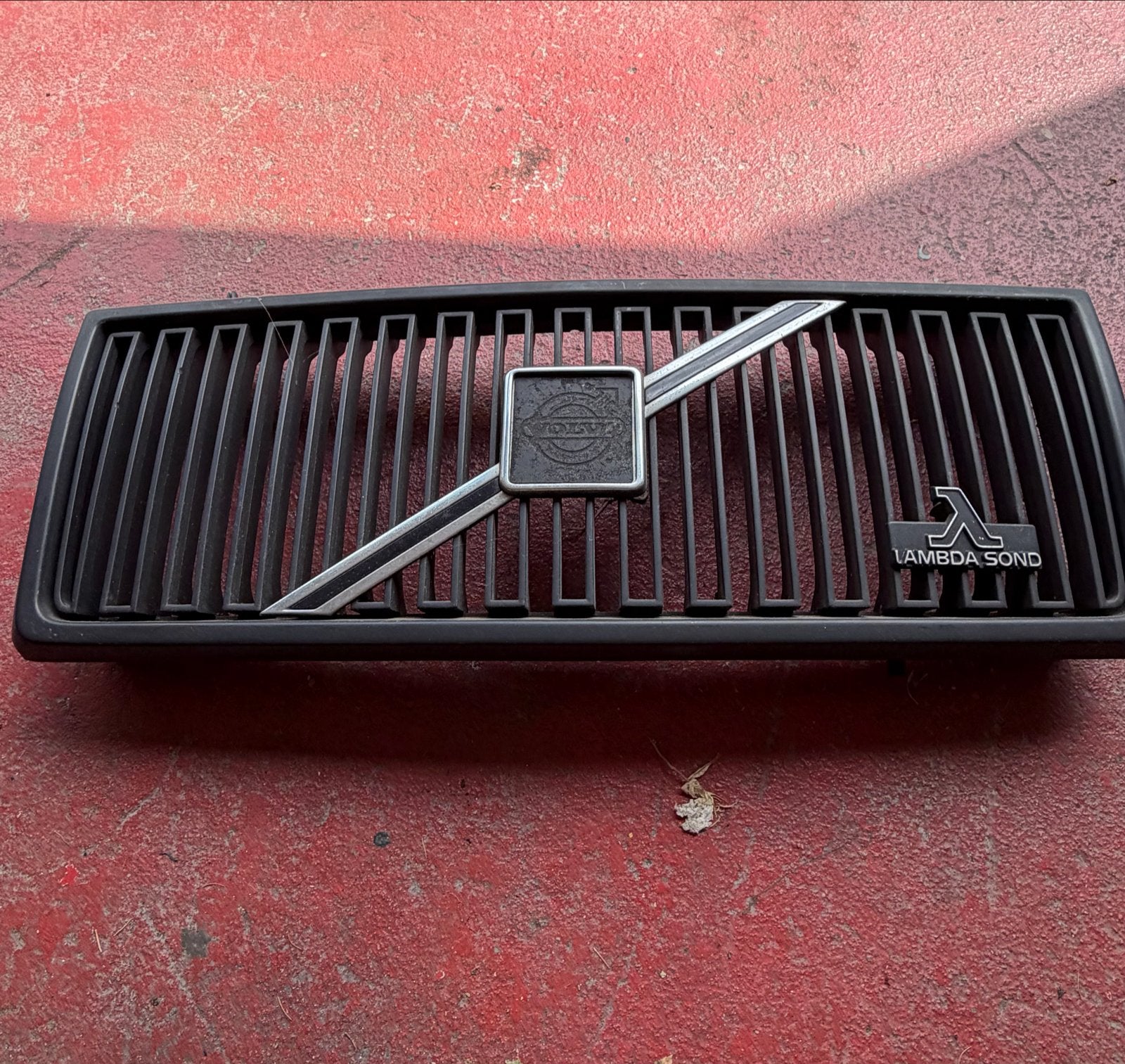 Volvo Grille met Lambda Sond logo, Gebruikt, Voor, Ophalen of Verzenden, Volvo