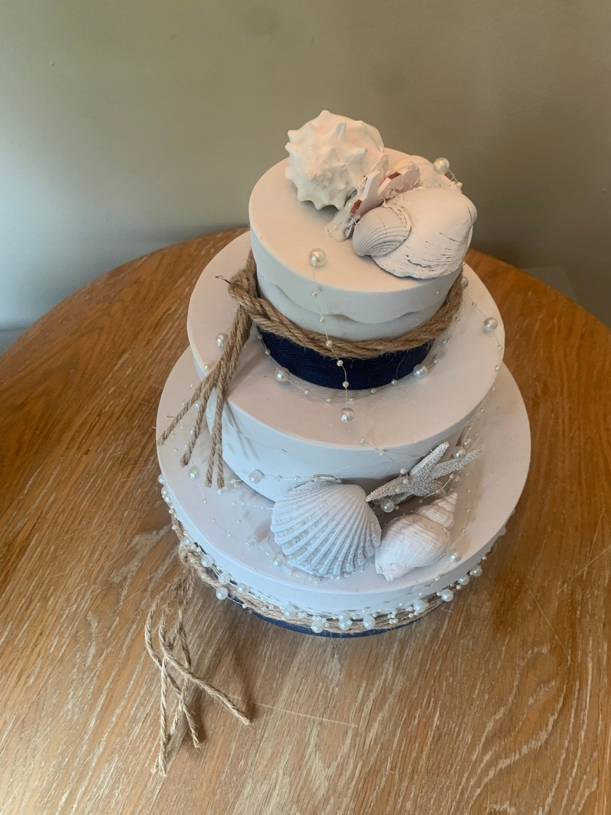 Bruiloft taart van gift dozen, beplakt met schelpen, Zee en Strand, Handgemaakt, Ophalen of Verzenden, Knutselwerk