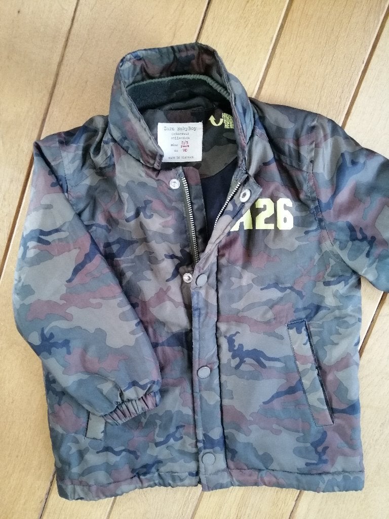 ZARA BabyBoy jack jas groen camouflage maat 98, Kinderen en Baby's, Kinderkleding | Maat 98, Ophalen of Verzenden, Zo goed als nieuw