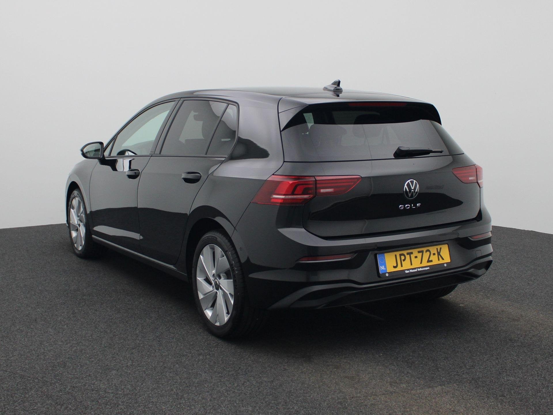 Volkswagen Golf 1.5 TSI Life Edition 116 PK| Origineel Neder, 12 maanden, Stof, 4 cilinders, Zwart