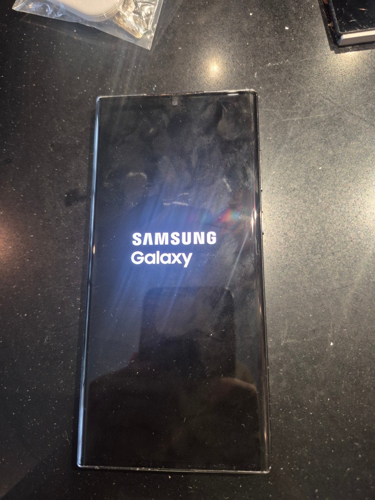 Samsung S22 Ultra met schade op cover en zijkanten 256 GB, Telecommunicatie, Mobiele telefoons | Samsung, Ophalen, Zwart, Touchscreen