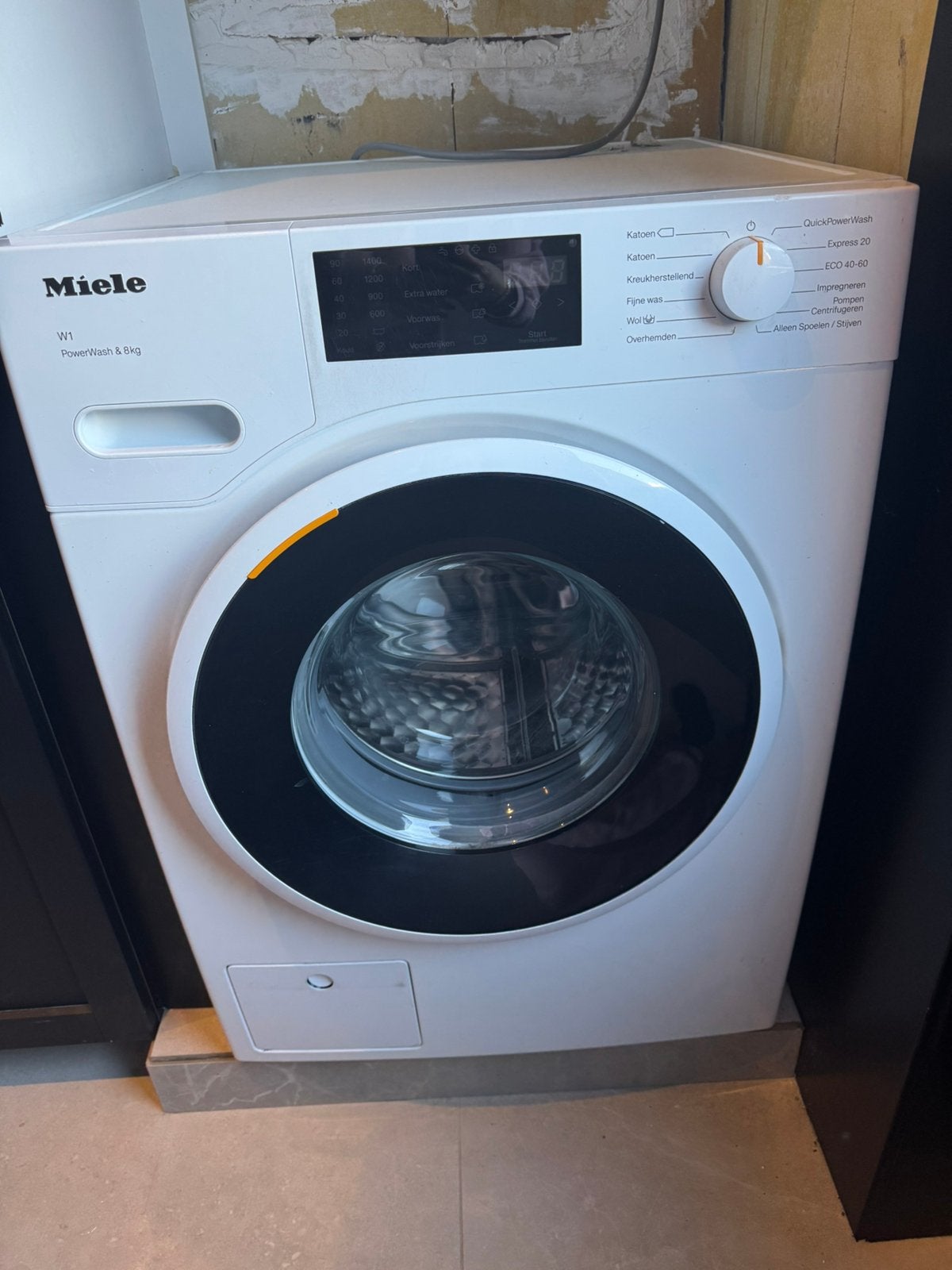 Miele W1 PowerWash 8kg, Ophalen, 1200 tot 1600 toeren, 8 tot 10 kg, Zo goed als nieuw