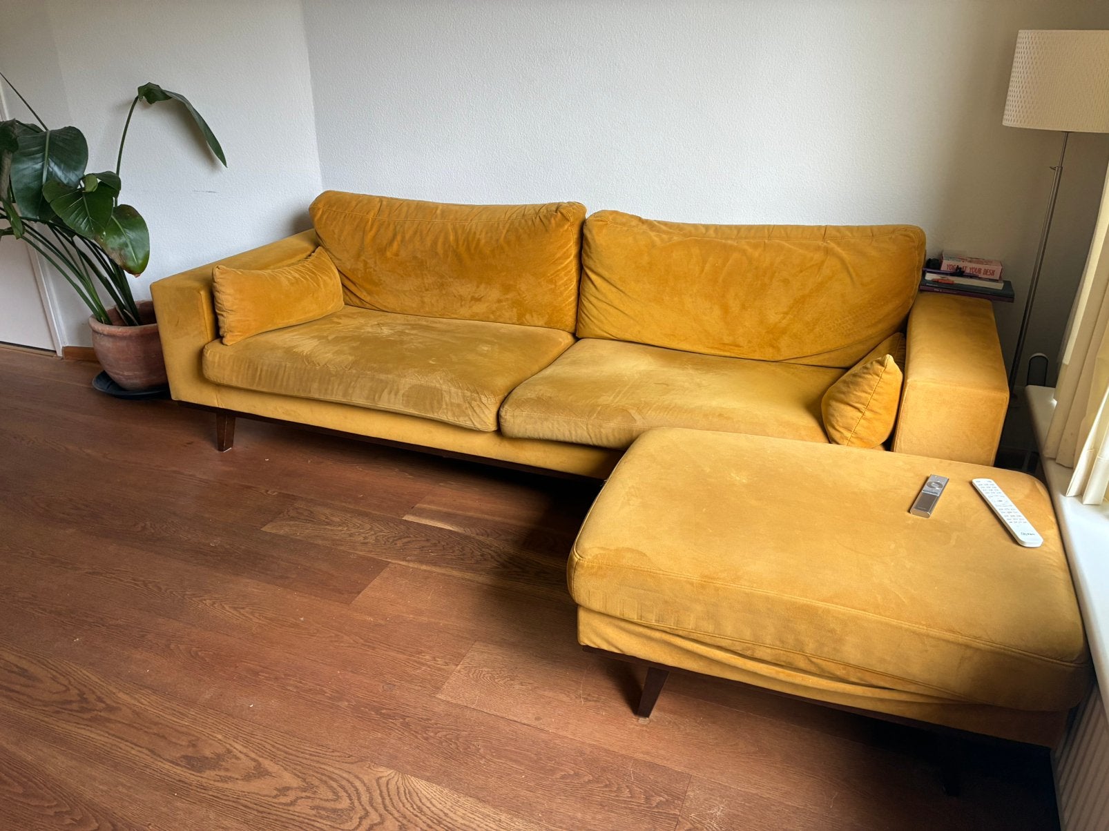 Retro okergele bank velours Torino Wehkamp, Ophalen, Gebruikt