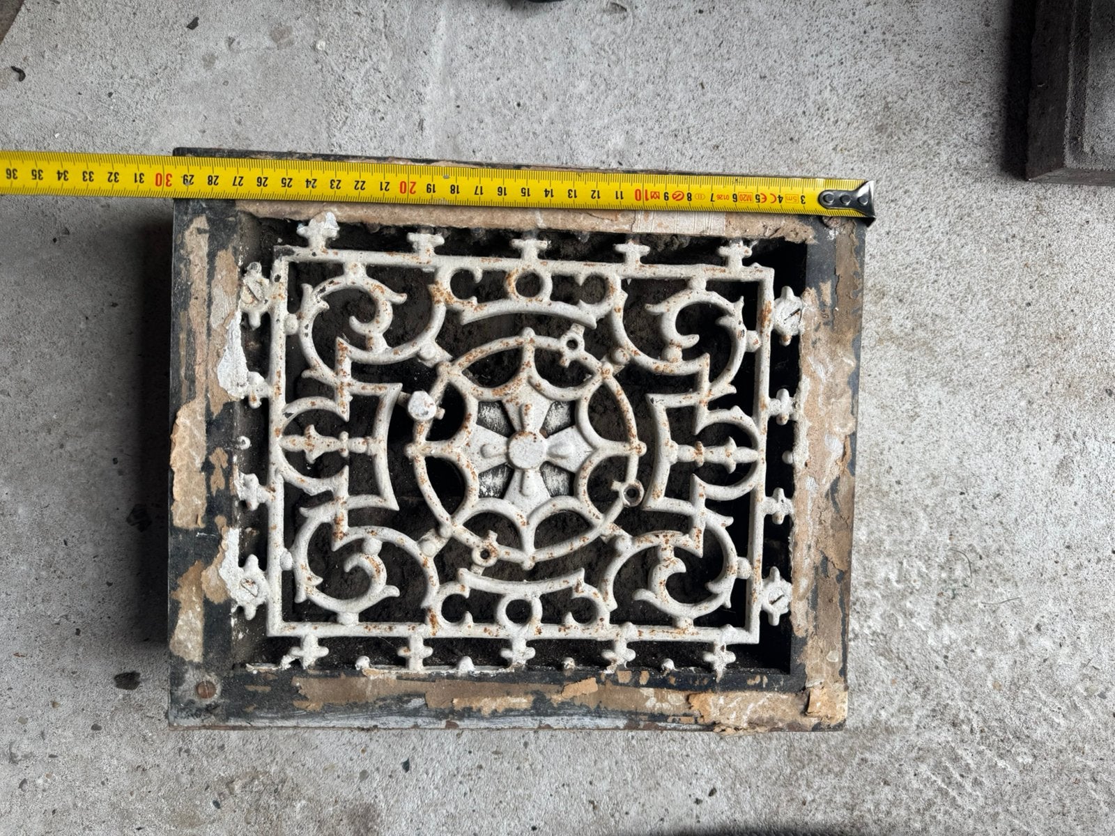 Antiek werkend gietijzeren ventilatierooster, Ophalen of Verzenden