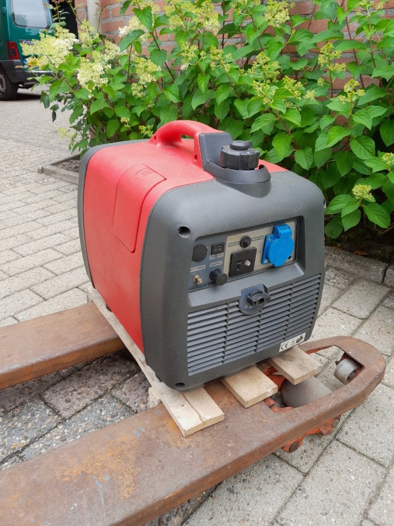 Aggregaat 1000 w., Doe-het-zelf en Verbouw, Ophalen, Zo goed als nieuw, Benzinemotor