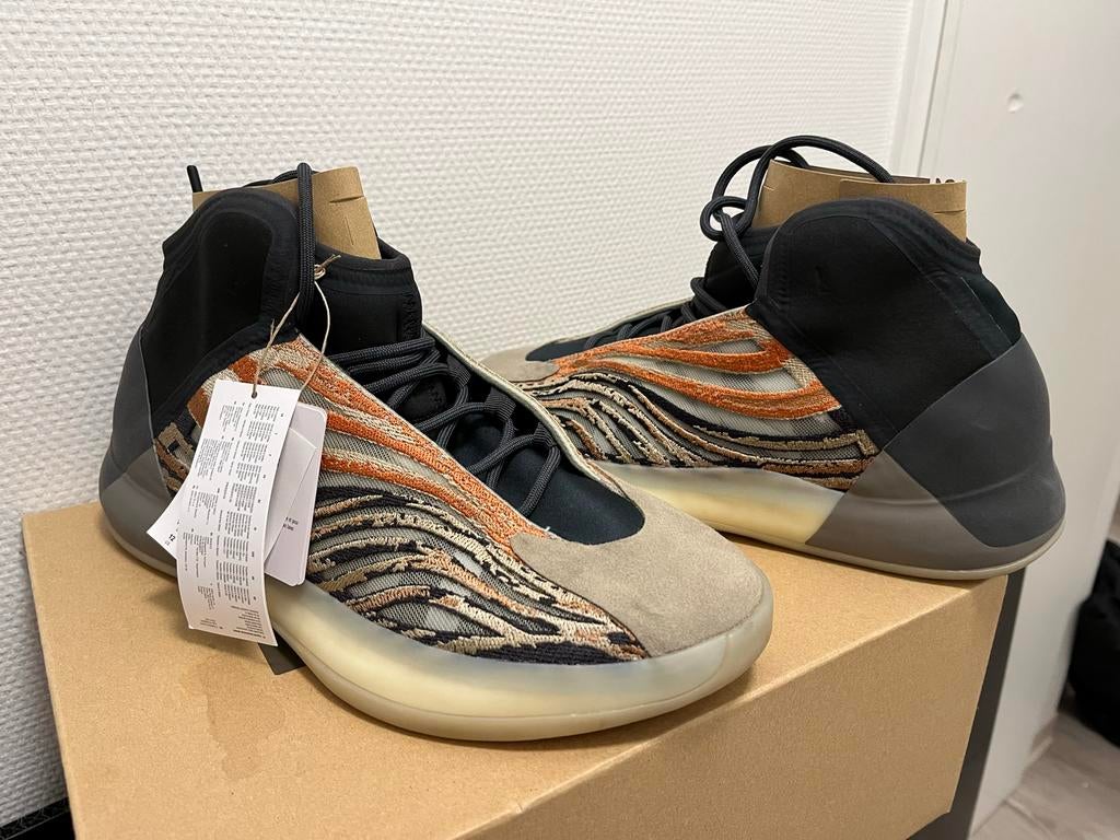 Nieuwe Adidas YZY QNTM GW5314 Sneakers - Maat 46, Ophalen of Verzenden, Nieuw, Overige kleuren, Sneakers of Gympen