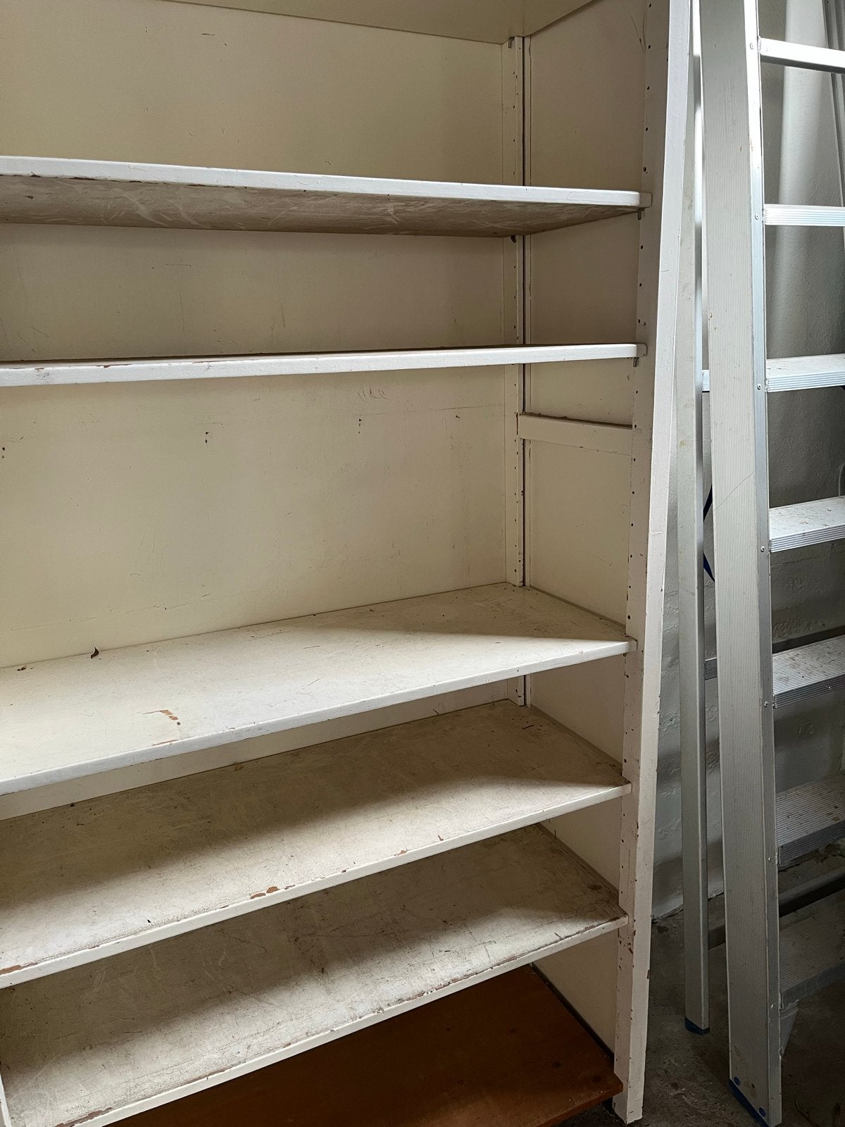Grote witte Lundiaboekenkast met verstelbare planken, Ophalen, Met plank(en), Minder dan 50 cm, Gebruikt