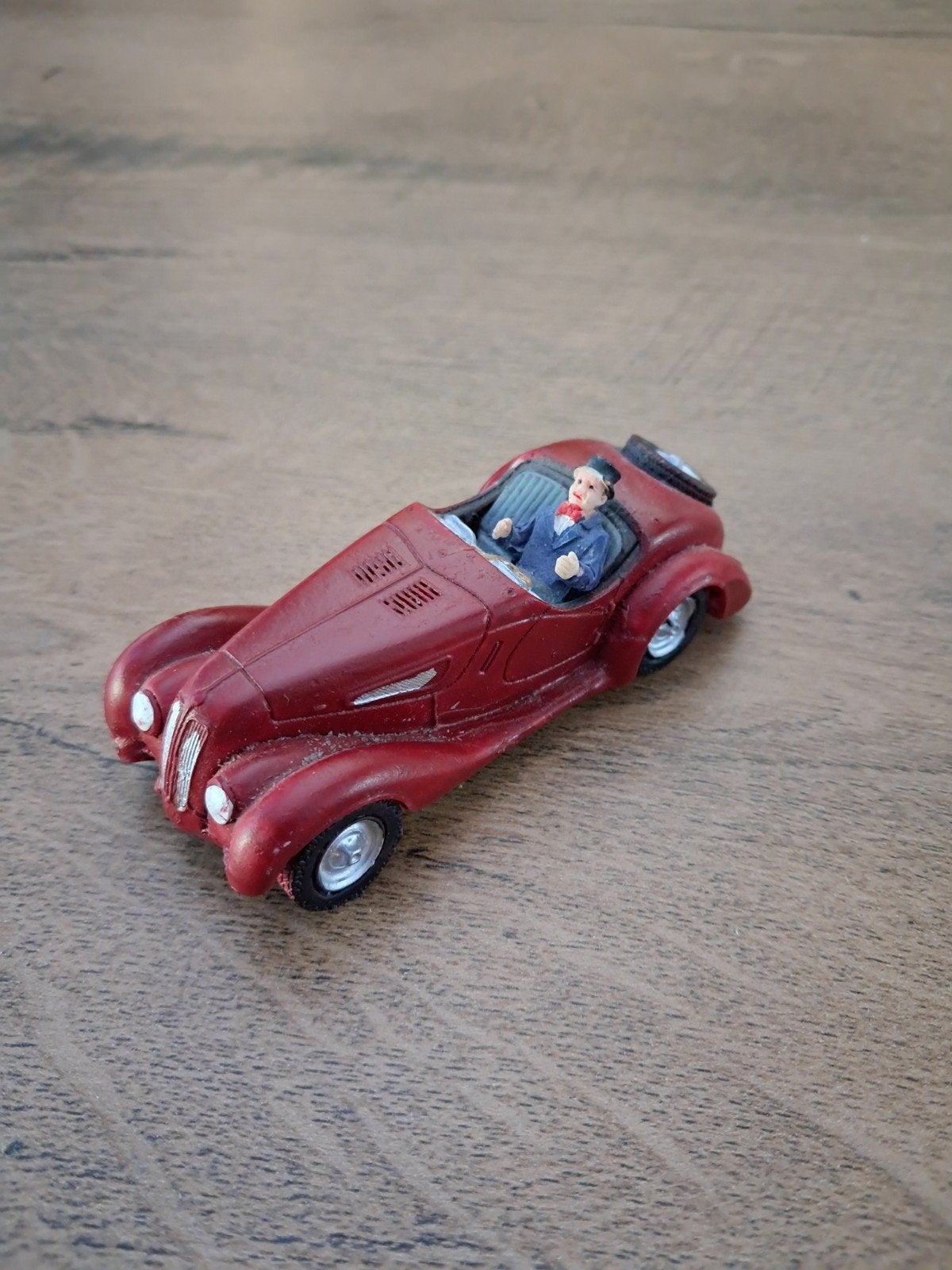 Intratuin rode auto voor kerstdorp, Ophalen