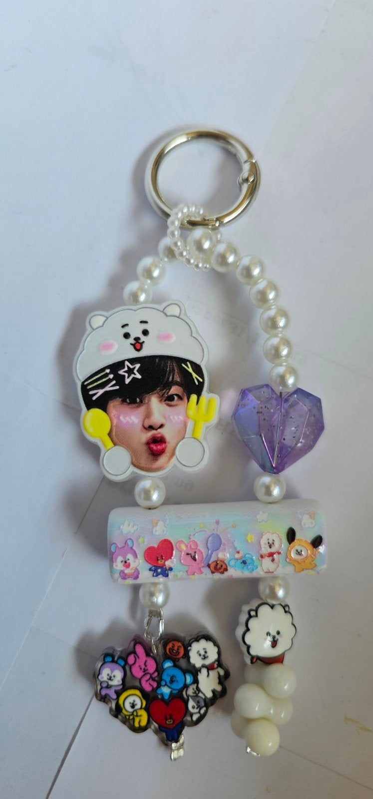 BTS  BT21 Sleutelhanger met parels en bedels, Ophalen of Verzenden, Zo goed als nieuw, Knuffel of Figuurtje