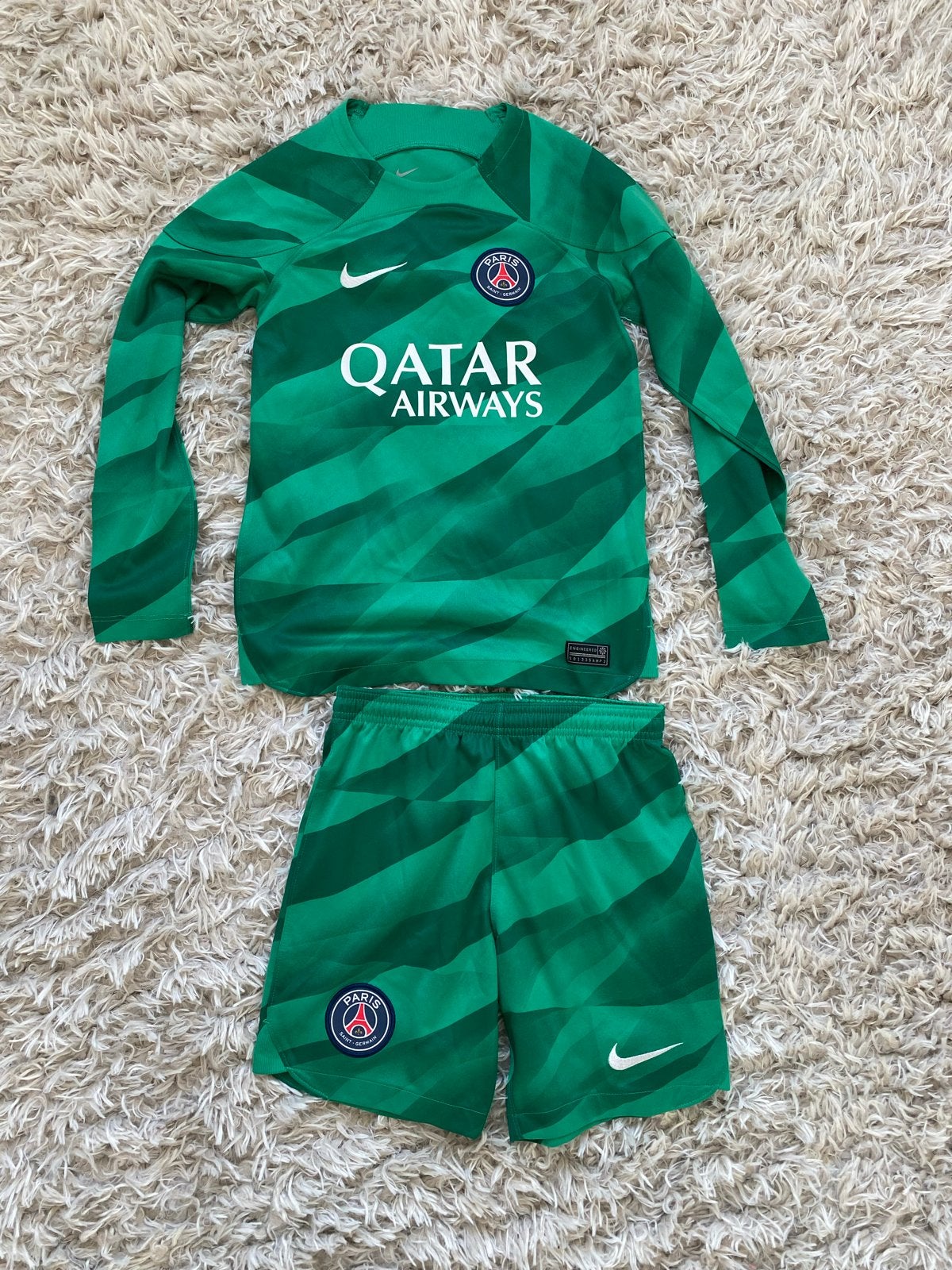 PSG Keepersset Groen - Maat 128-137 CM (S), Kinderen en Baby's, Ophalen of Verzenden, Zo goed als nieuw, Jongen