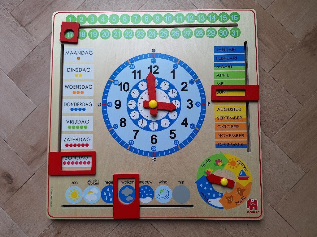 Goula Houten Kalenderklok (met doos), Ophalen of Verzenden, Zo goed als nieuw