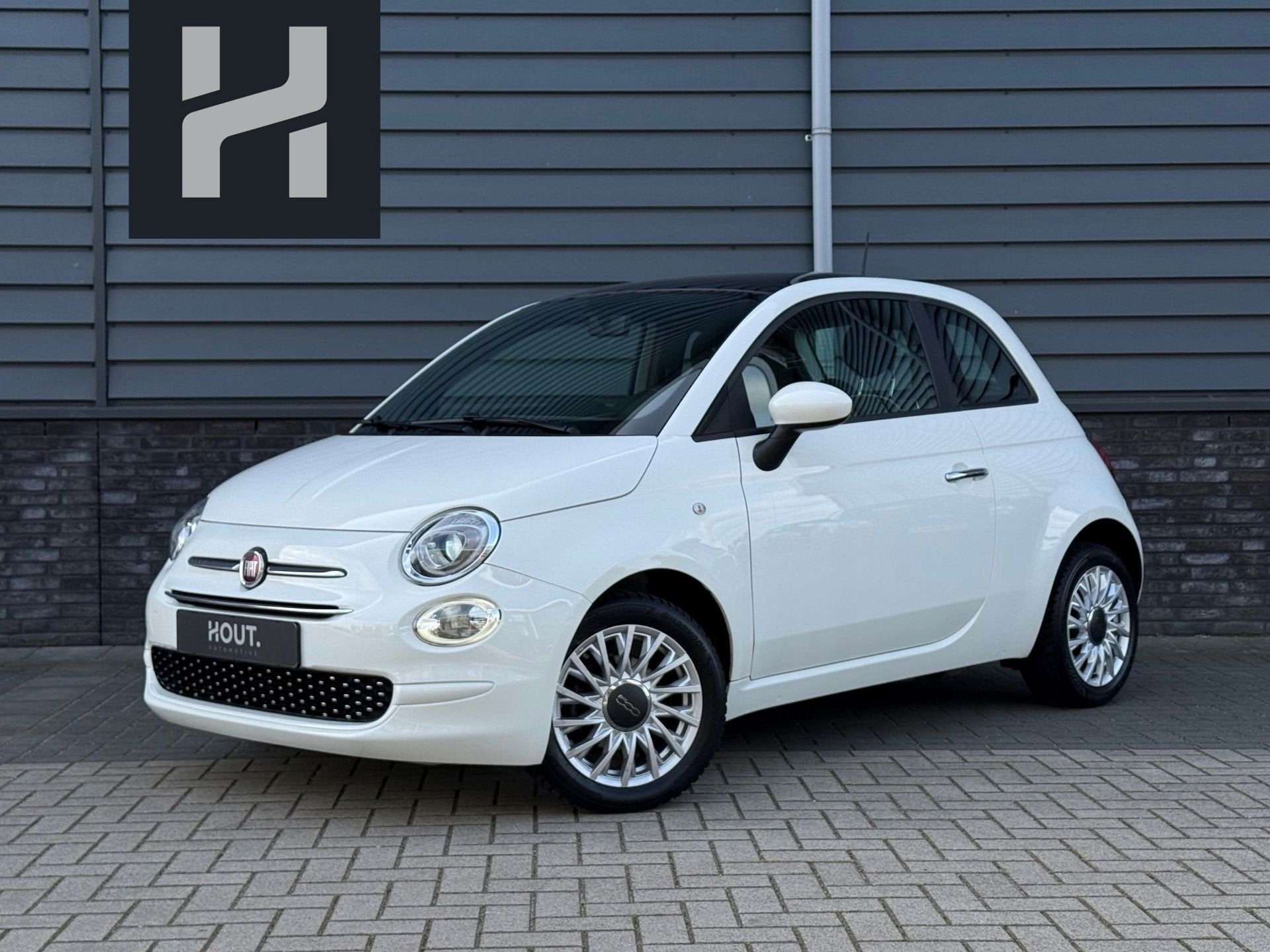Fiat 500 1.0 Hybrid Dolcevita Pano Carplay Stoelverw Cruise, Auto's, Voorwielaandrijving, Stof, Gebruikt, Zwart