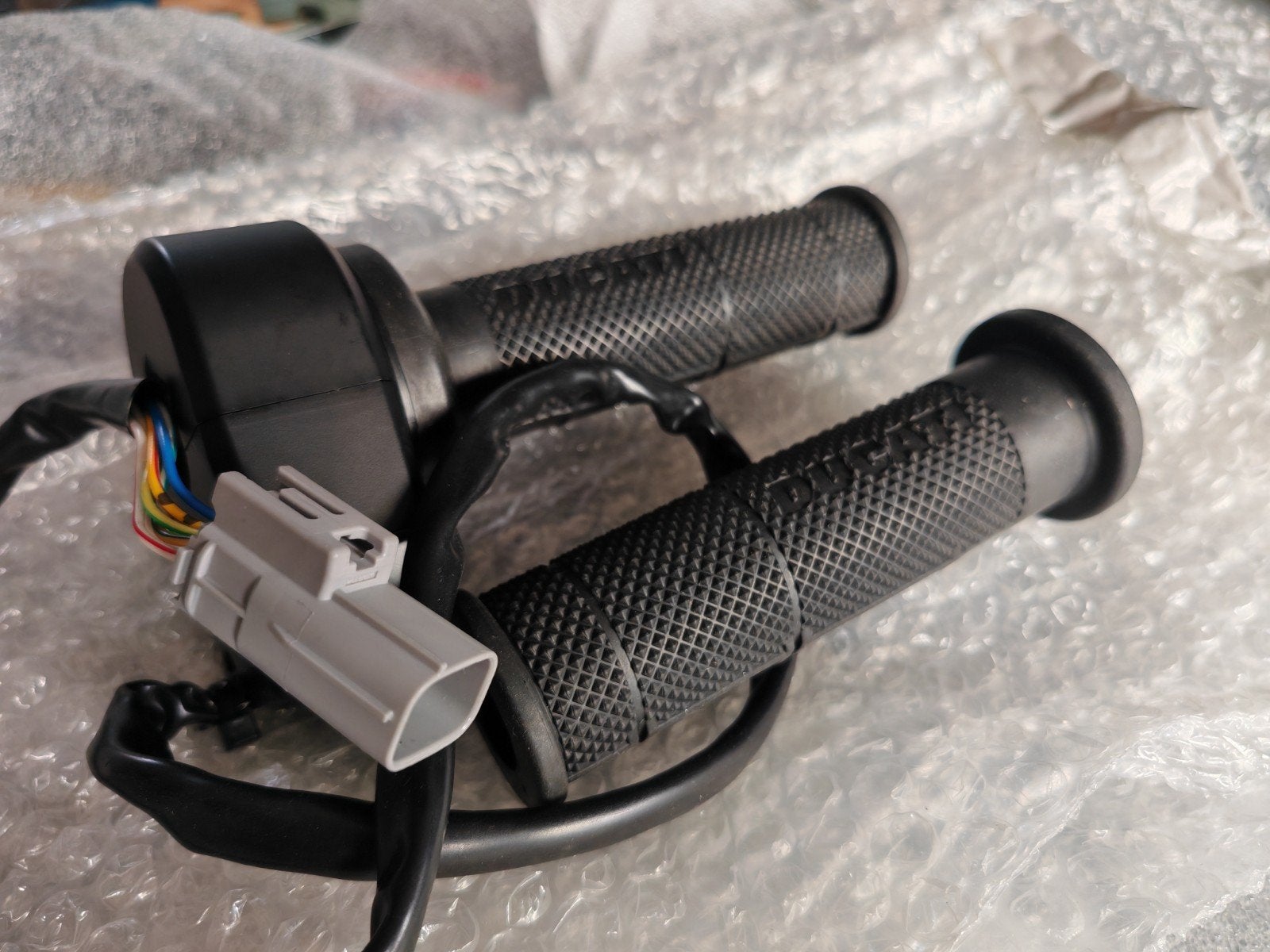 Handvatten set voor Multistrada 1200, Motoren, Onderdelen | Ducati, Ophalen of Verzenden, Nieuw