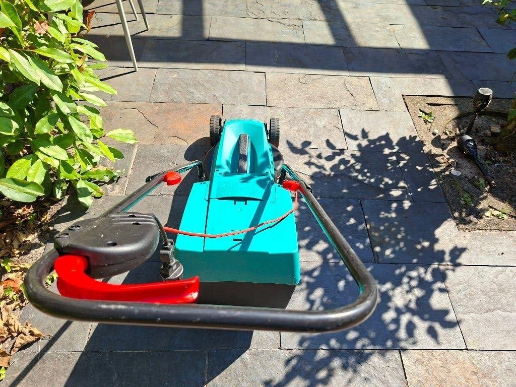 Bosch grasmaaier, Ophalen, Gebruikt, Elektrische grasmaaier, 30 t/m 39 cm