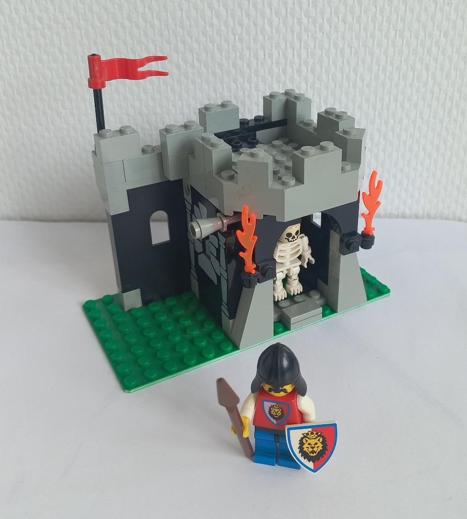 Lego castle Skeleton Surprise 6036, Compleet, Gebruikt, Lego, Ophalen of Verzenden