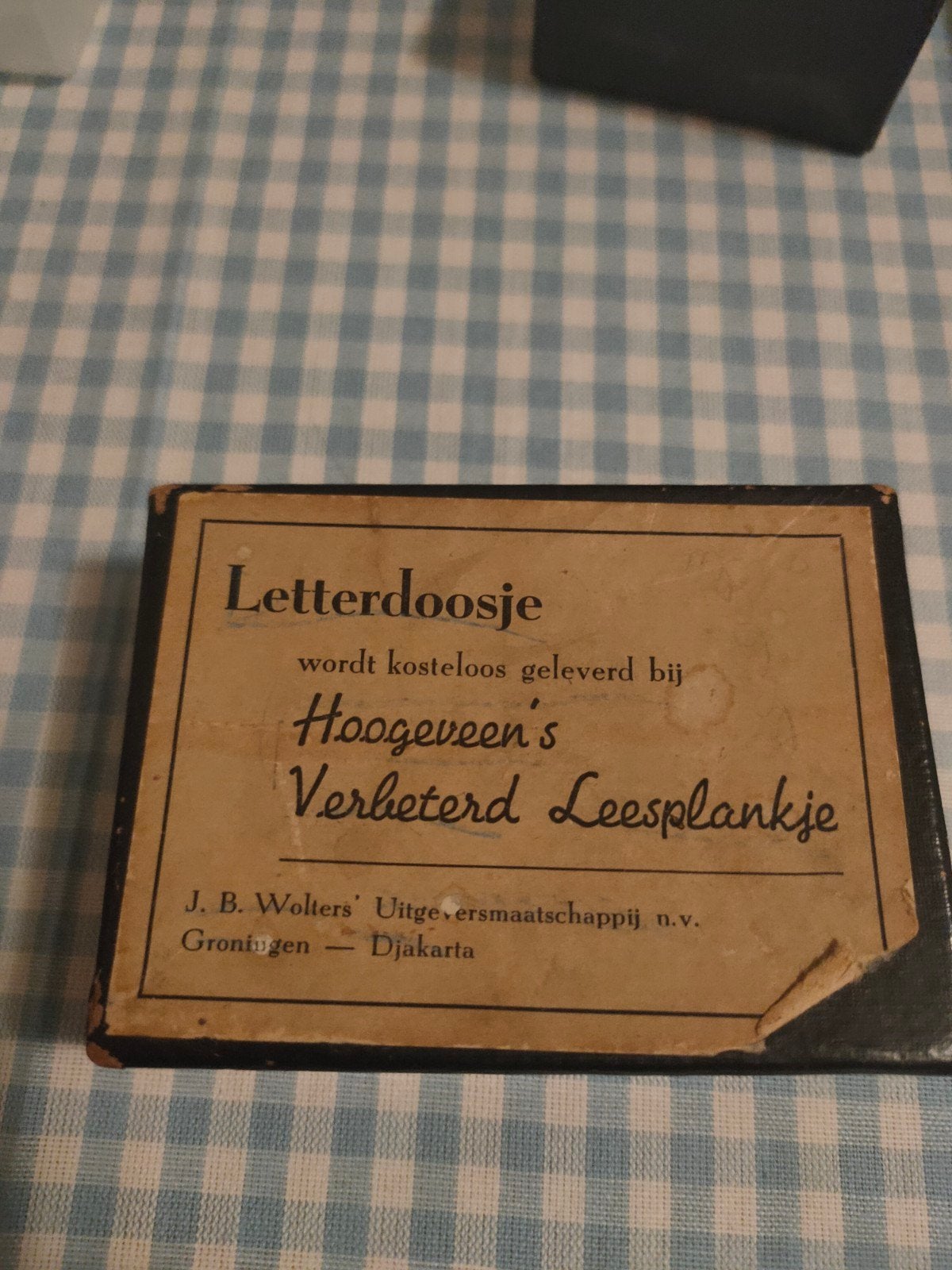 Antiek Letterdoosje Hoogeveen's Verbeterd Leesplankje, Jongen of Meisje, J. B. Wolters, Ophalen, Gelezen