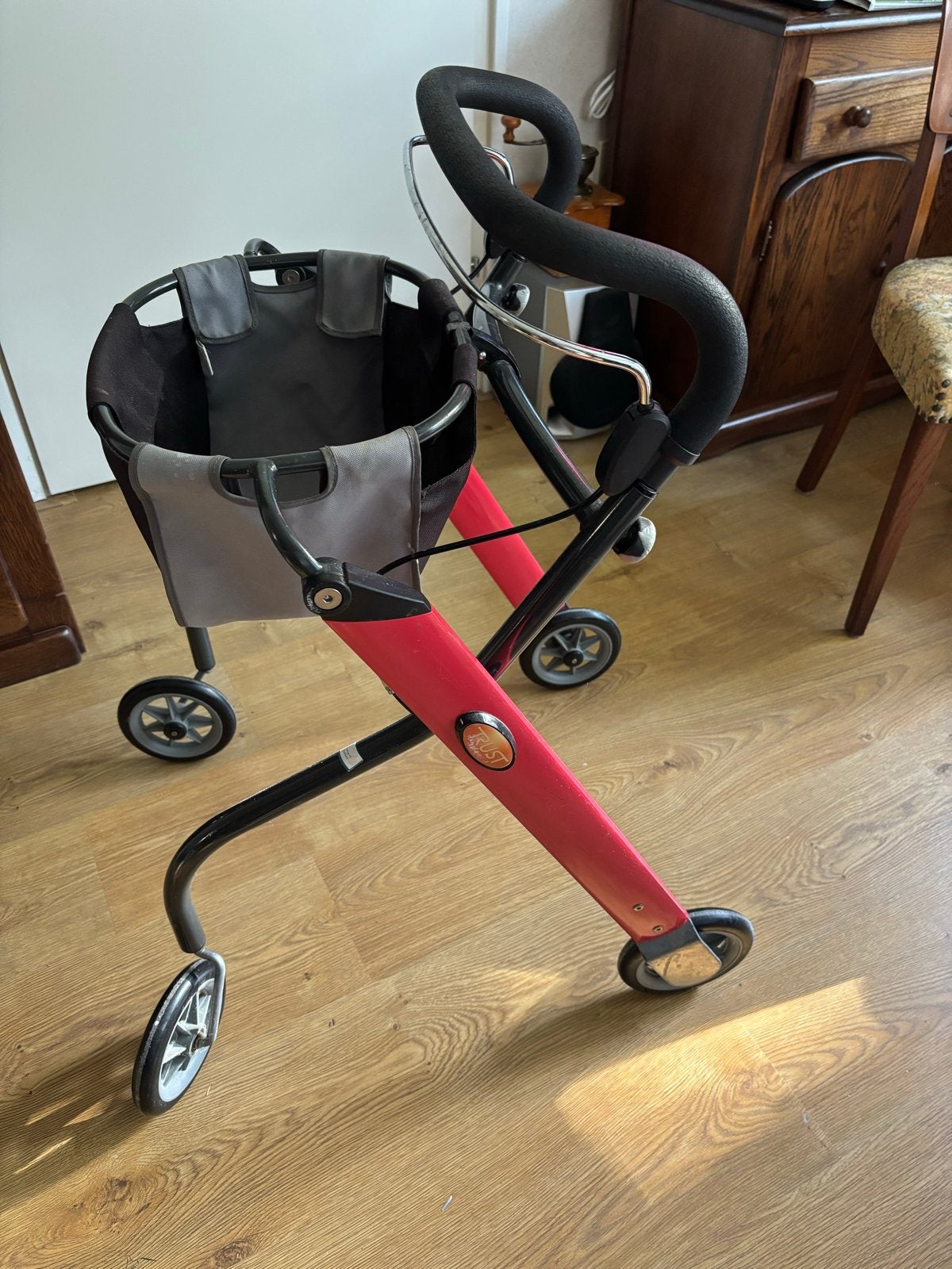 Rollator voor binnenshuis., Ophalen, Lichtgewicht, Gebruikt