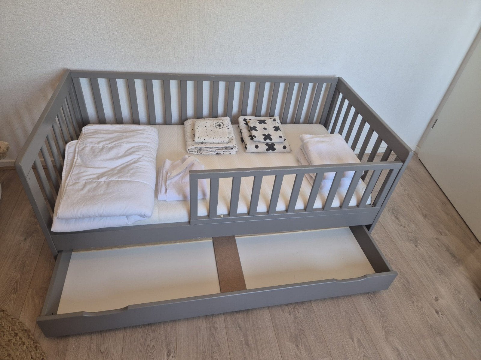 Peuterbed petit amelie. Z.s.m. ophalen, Ophalen, Gebruikt, 70 tot 85 cm, 140 tot 160 cm