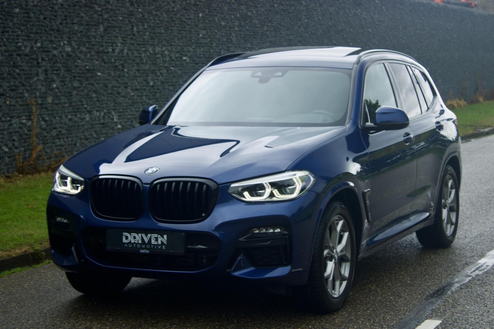 BMW X3 M40i| Pano - Trekhaak - Memory - Sfeerverlichting, Auto's, Automaat, Gebruikt, Blauw, 1820 kg