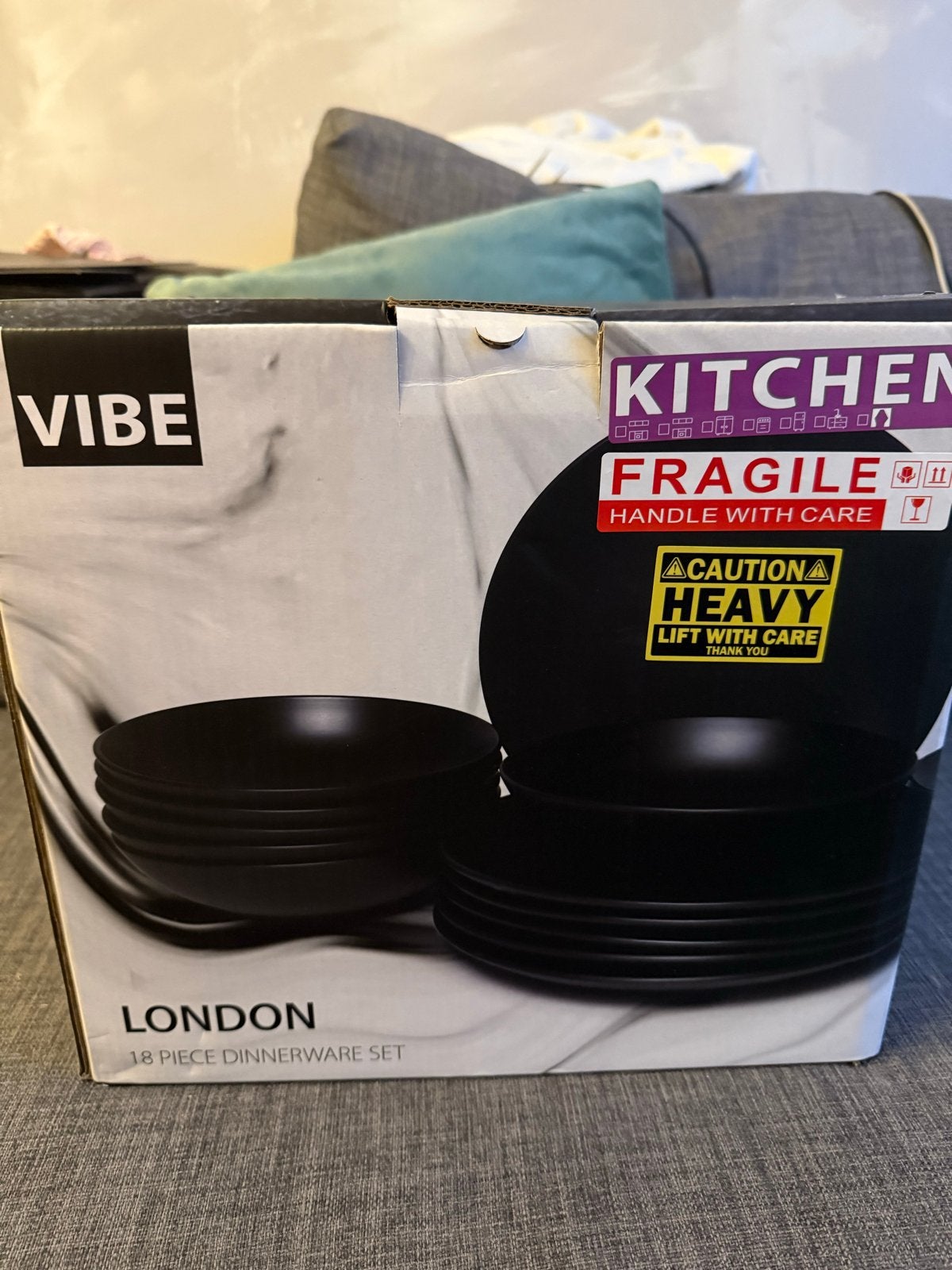Vibe London serviesset, 18-delig - Nieuw in doos, Huis en Inrichting, Keuken | Servies, Ophalen, Nieuw, Overige merken, Compleet servies