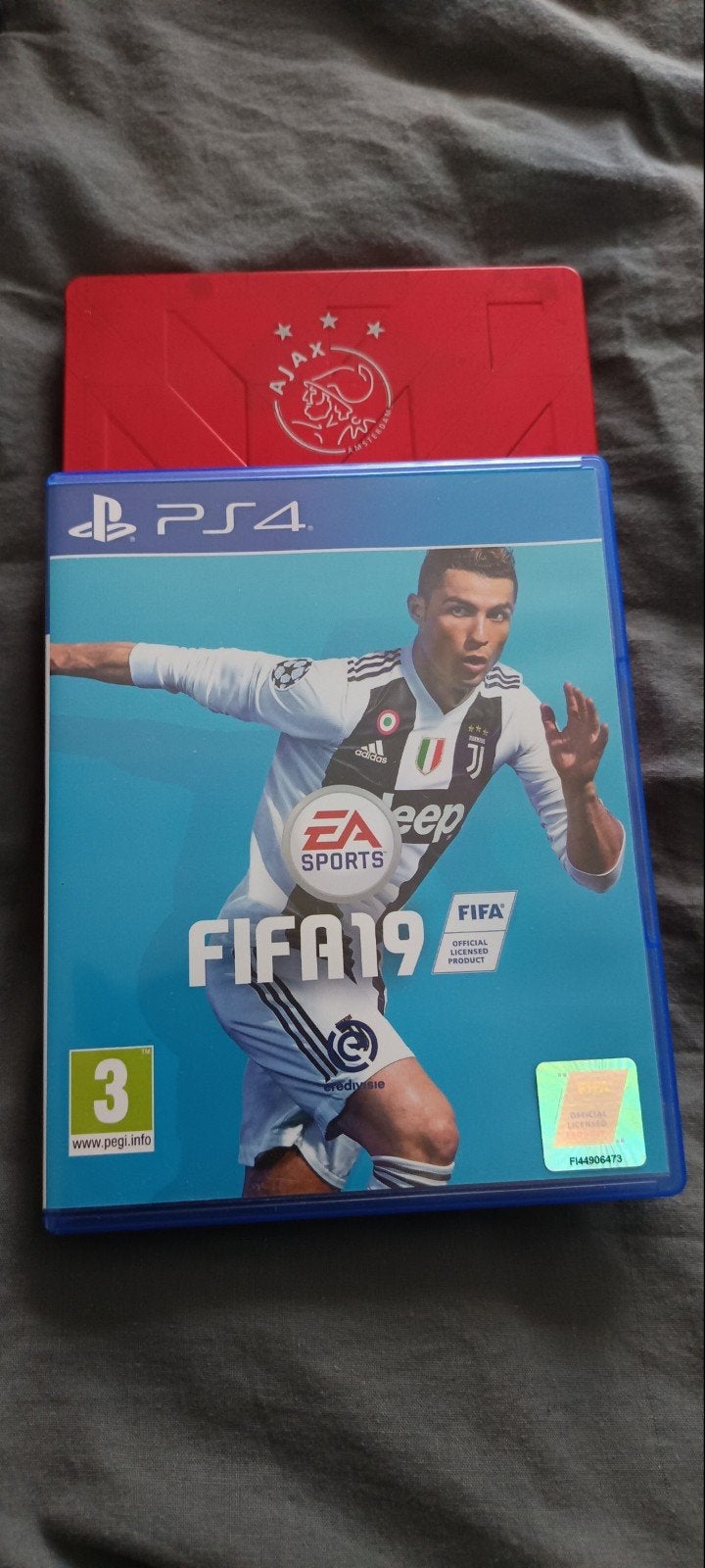 Ajax Steelbook + FIFA 19 PS4 - Zo goed als nieuw, Spelcomputers en Games, Ophalen of Verzenden