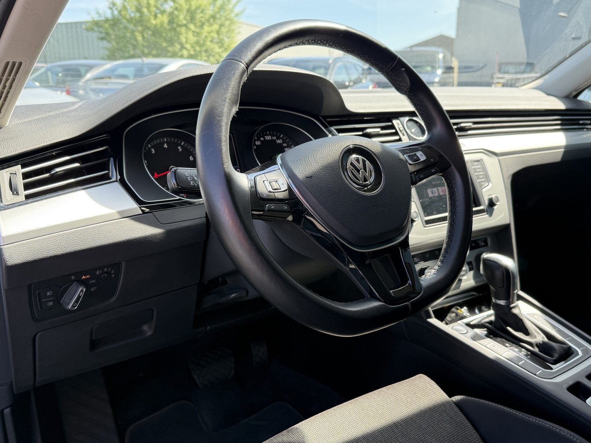 Volkswagen Passat BWJ 2017 | 1.8TSI 180PK Highline AUTOMAAT, Auto's, 4 cilinders, 179 pk, Navigatiesysteem, Sedan