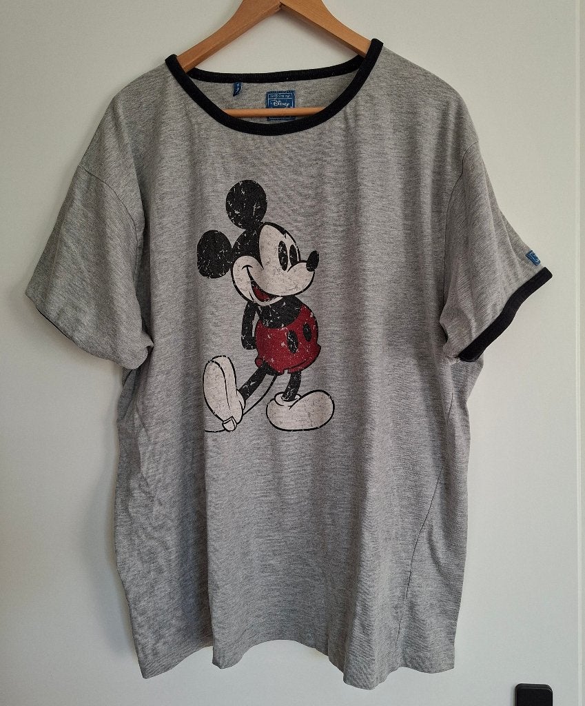 Disney Mickey Mouse T-shirt - Grijs met zwarte boorden, Verzamelen, Ophalen of Verzenden, Mickey Mouse, Gebruikt, Kleding of Textiel