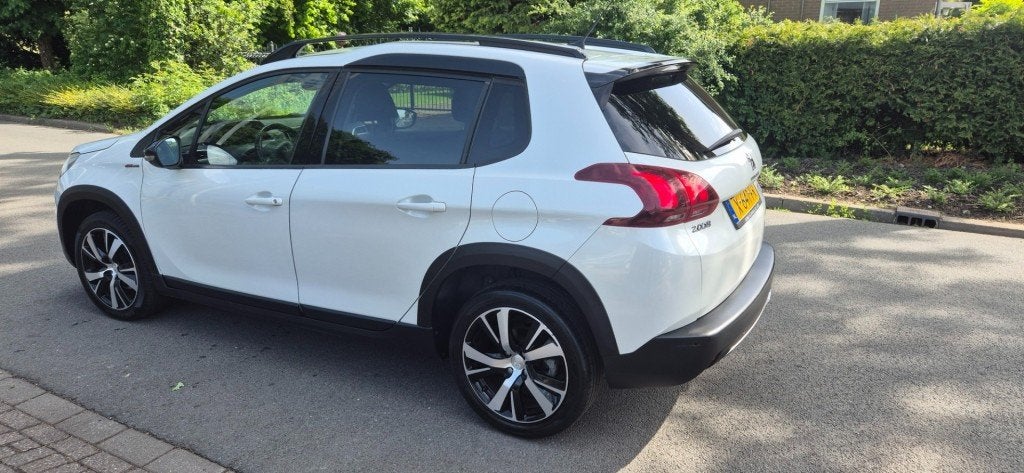 Peugeot 2008 1.2 Pure Tech GT Line*navigatie*camera*ECC*crui, Auto's, Voorwielaandrijving, Met garantie (alle), Handgeschakeld