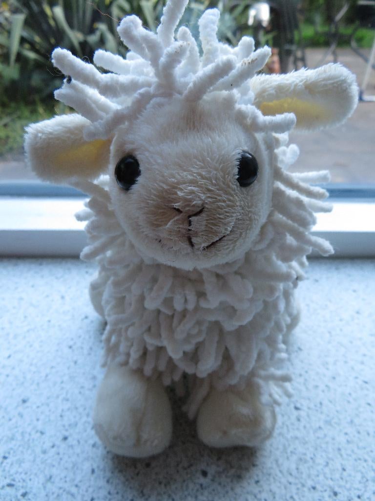 Schaap merk De Waal Texel Den Burg wit dreadlocks, Kinderen en Baby's, Speelgoed | Knuffels en Pluche, Ophalen of Verzenden, Zo goed als nieuw