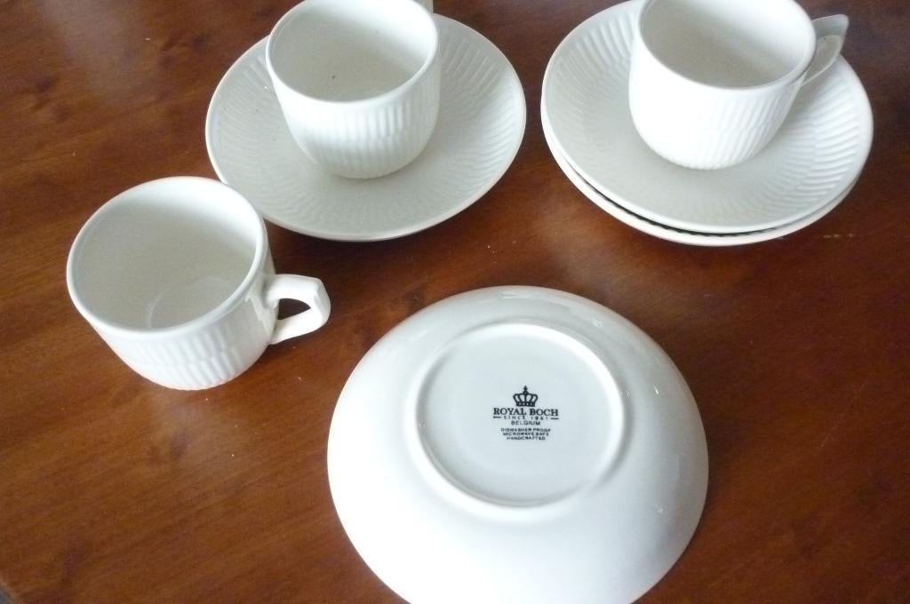 Royal Boch ESPRESSO kopjes + SCHOTELTJES, Huis en Inrichting, Keuken | Servies, Zo goed als nieuw, Kop(pen) en/of Schotel(s), Wedgwood