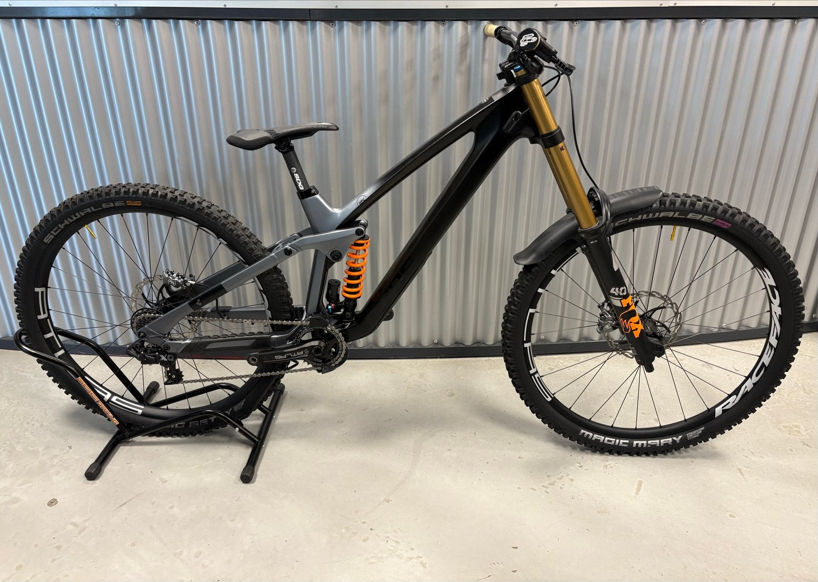 Cube Two15 HPC Downhill Mountainbike - Zo goed als nieuw, Fietsen en Brommers, Ophalen, 24 inch of meer, Aluminium, Zo goed als nieuw