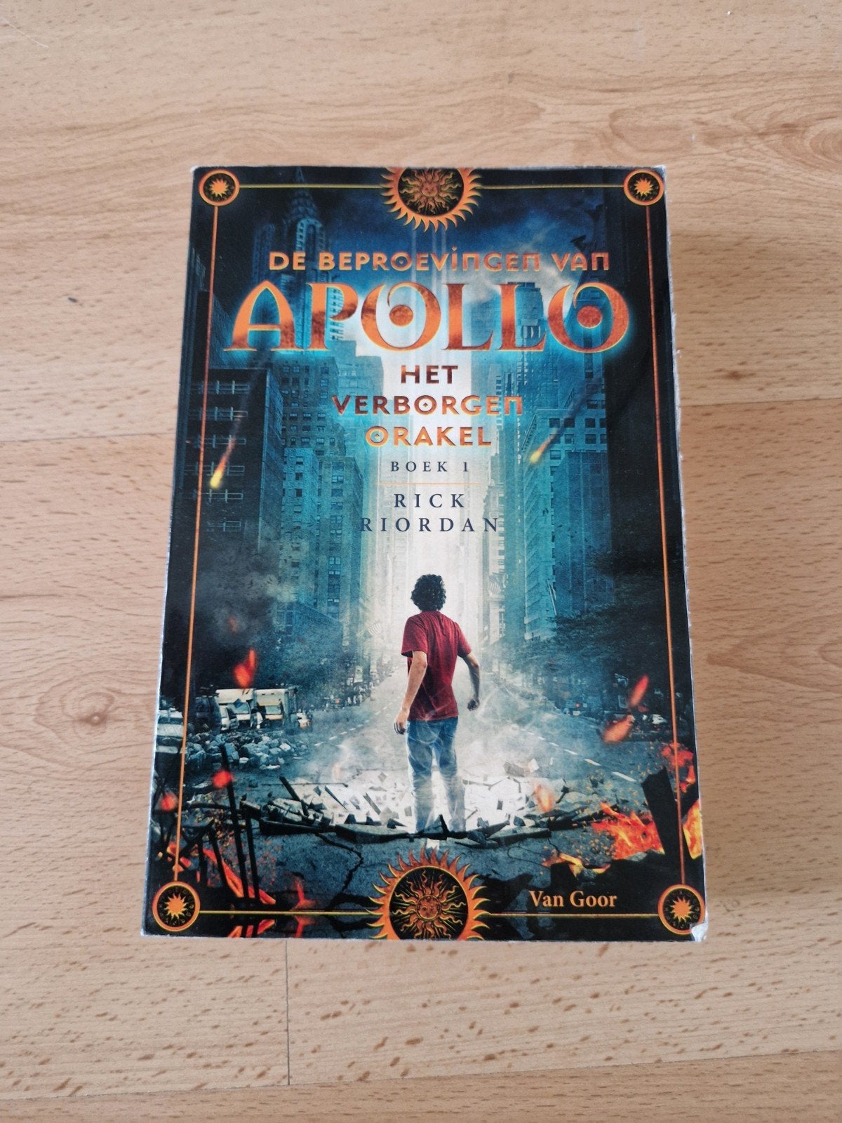boek rick riordan beproeving apollo verborgen orakel deel 1, Ophalen of Verzenden, Zo goed als nieuw