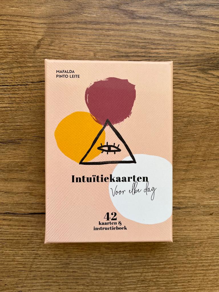 Intuïtiekaarten voor elke dag - Pinto Leite, Ophalen of Verzenden, Zo goed als nieuw, Tarot of Kaarten leggen, Overige typen