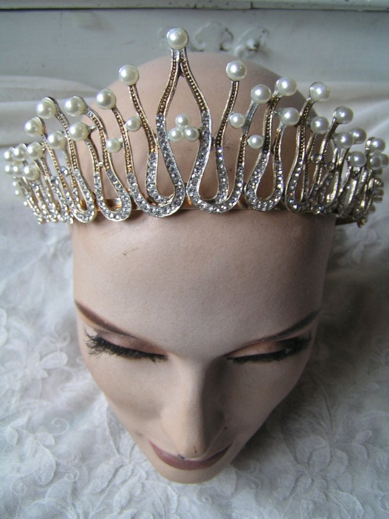 bruidskroon met parels en strass nr AA 302 ger brocance, Verzenden
