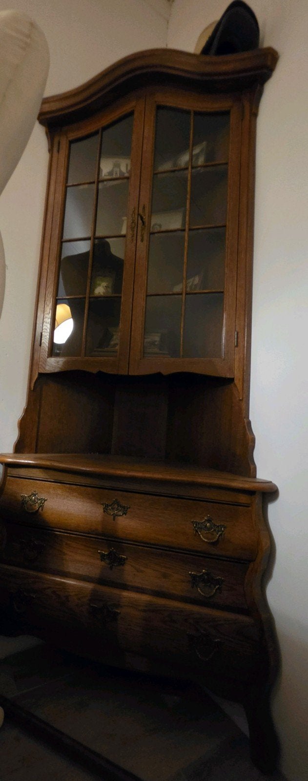 antieke eiken hoekvitrinekast, Antiek en Kunst, Ophalen