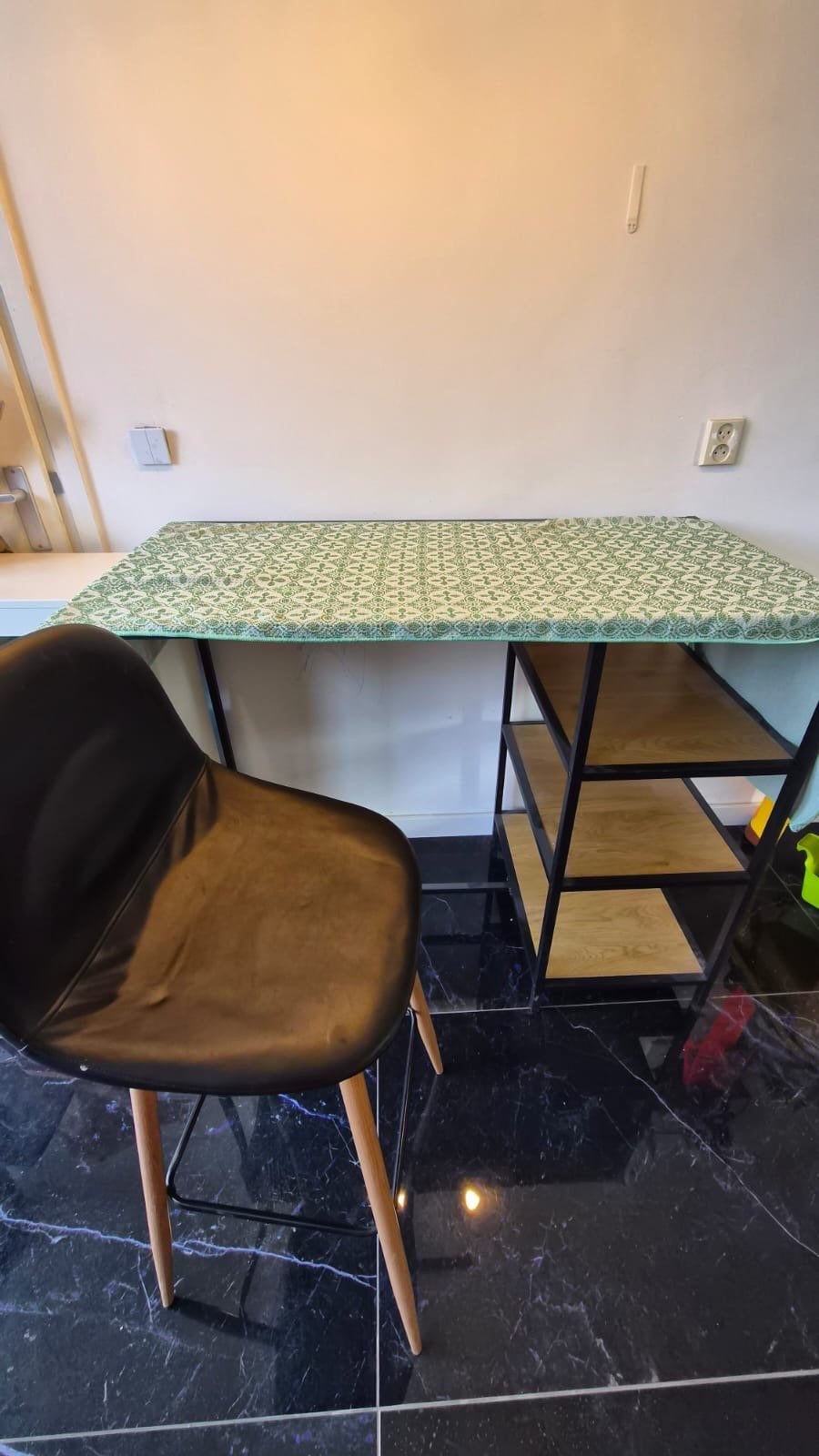 Bureau met opbergruimte - Modern en functioneel, Huis en Inrichting, 50 tot 100 cm, 100 tot 150 cm, Tot twee personen, Ophalen of Verzenden
