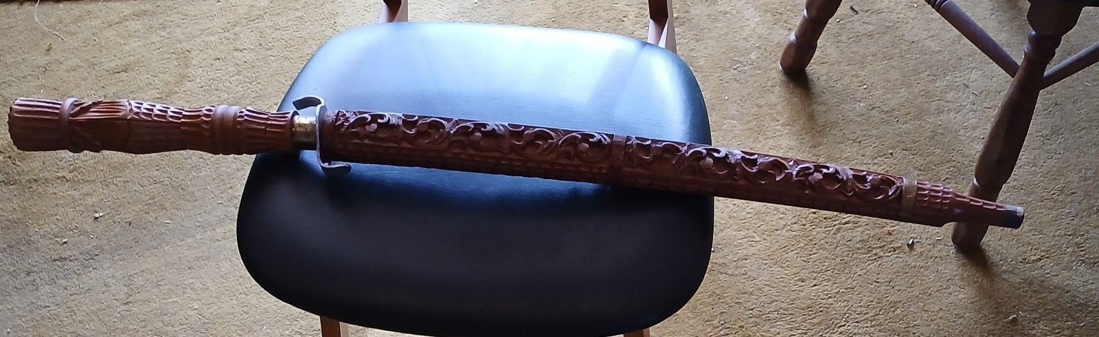 Antiek gesneden houten zwaard met schede, Verzamelen, Ophalen