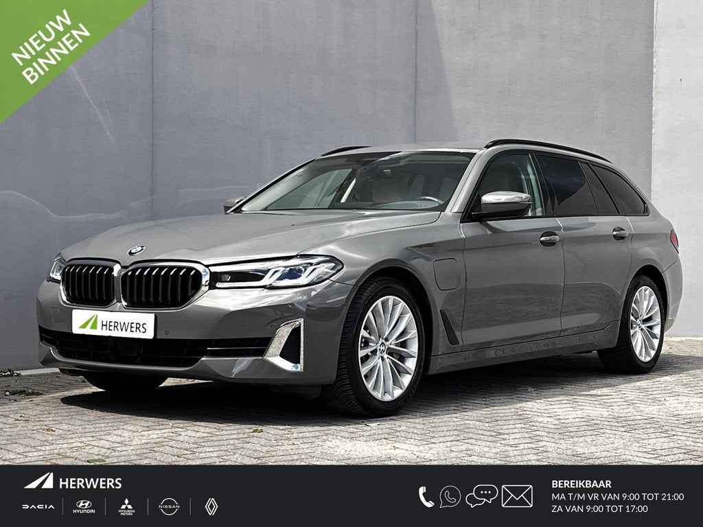 BMW 5 SERIE 530e xDrive Luxury Line / Dealer onderhouden / A, Auto's, 1998 cc, 1935 kg, Gebruikt, Euro 6