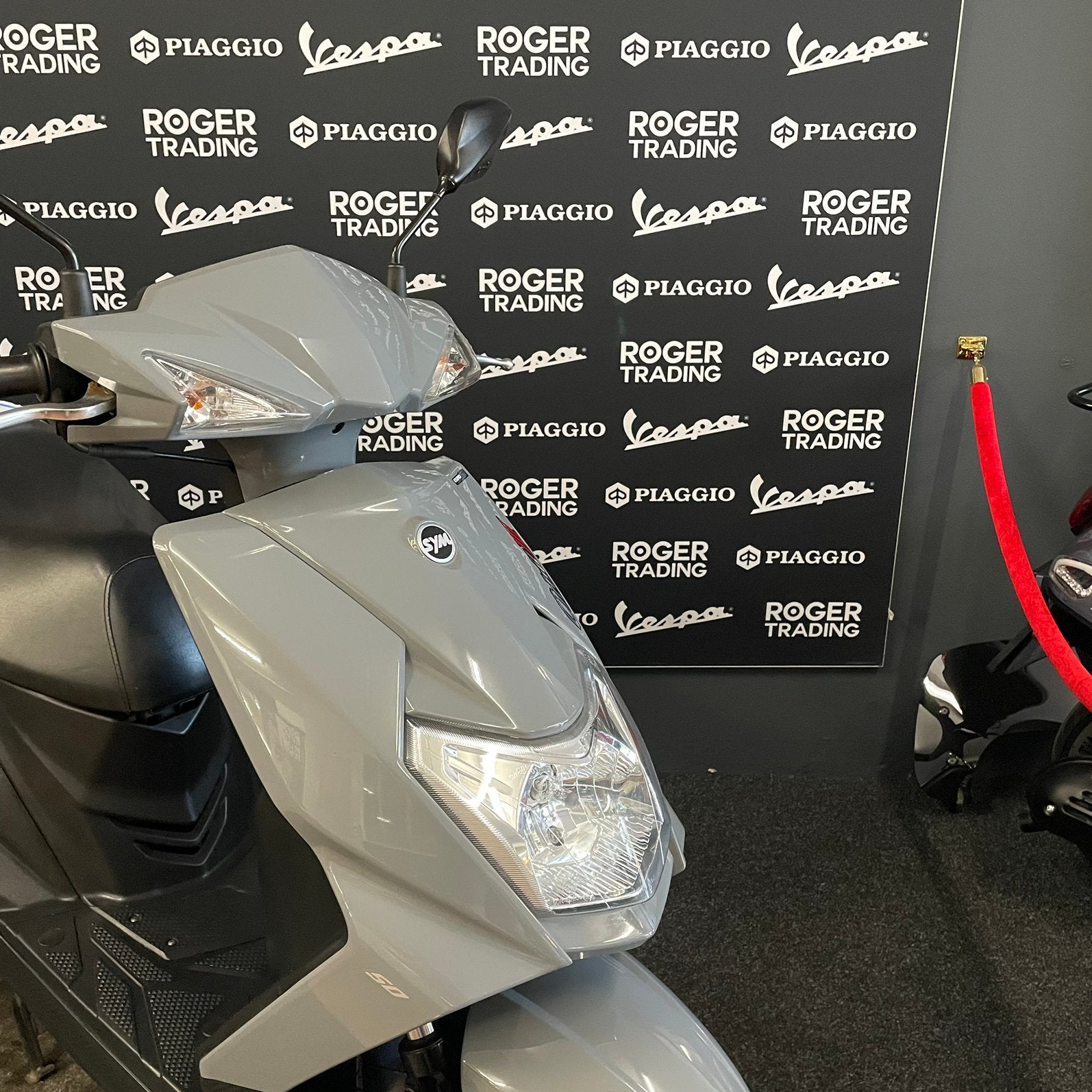 Sym Orbit III 50 Brom 4T E4 Nardo Grey 2022, Ophalen, Q, Maximaal 45 km/u, Sym