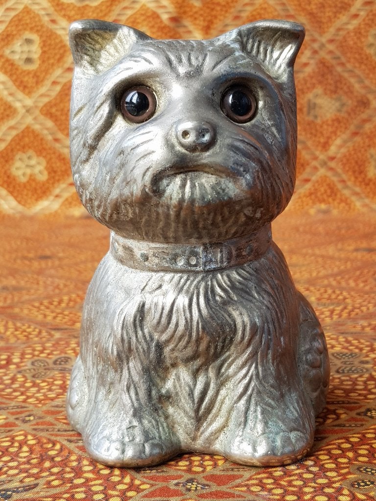 Mooie oude silverplate spaarpot uit Engeland als een hond.