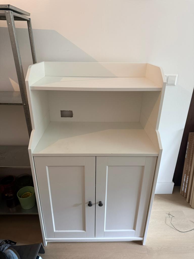 Ikea koffiehoek kastje met kabelgat, Huis en Inrichting, Kasten | Overige, Ophalen, Gebruikt