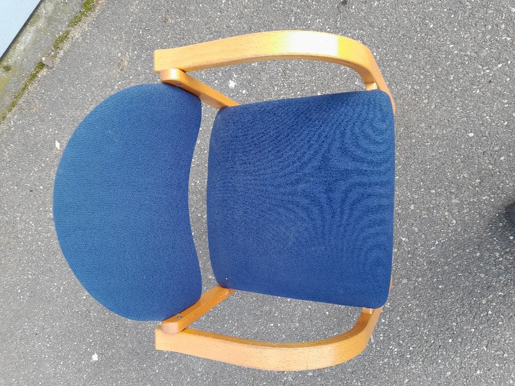 Comfortabele blauwe bureaustoel met houten frame, Ophalen, Gebruikt, Blauw, Bureaustoel