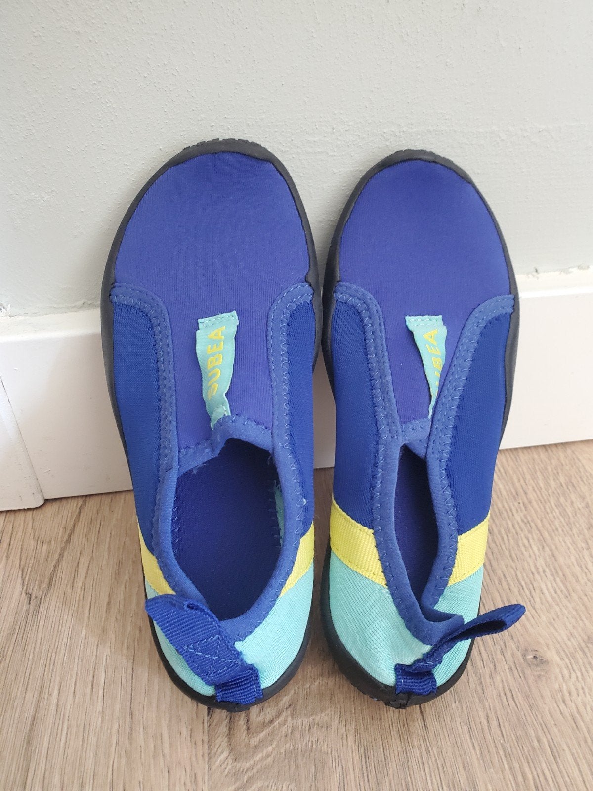 Zo goed als nieuwe waterschoenen surfschoenen, Ophalen, Zo goed als nieuw, Jongen of Meisje, Overige typen