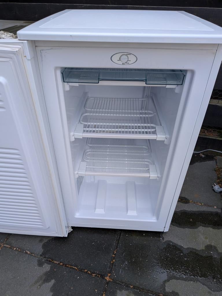 Vriezer tafelmodel, Witgoed en Apparatuur, Vriezers en Diepvrieskisten, Ophalen, Gebruikt, Minder dan 60 cm, 85 tot 120 cm