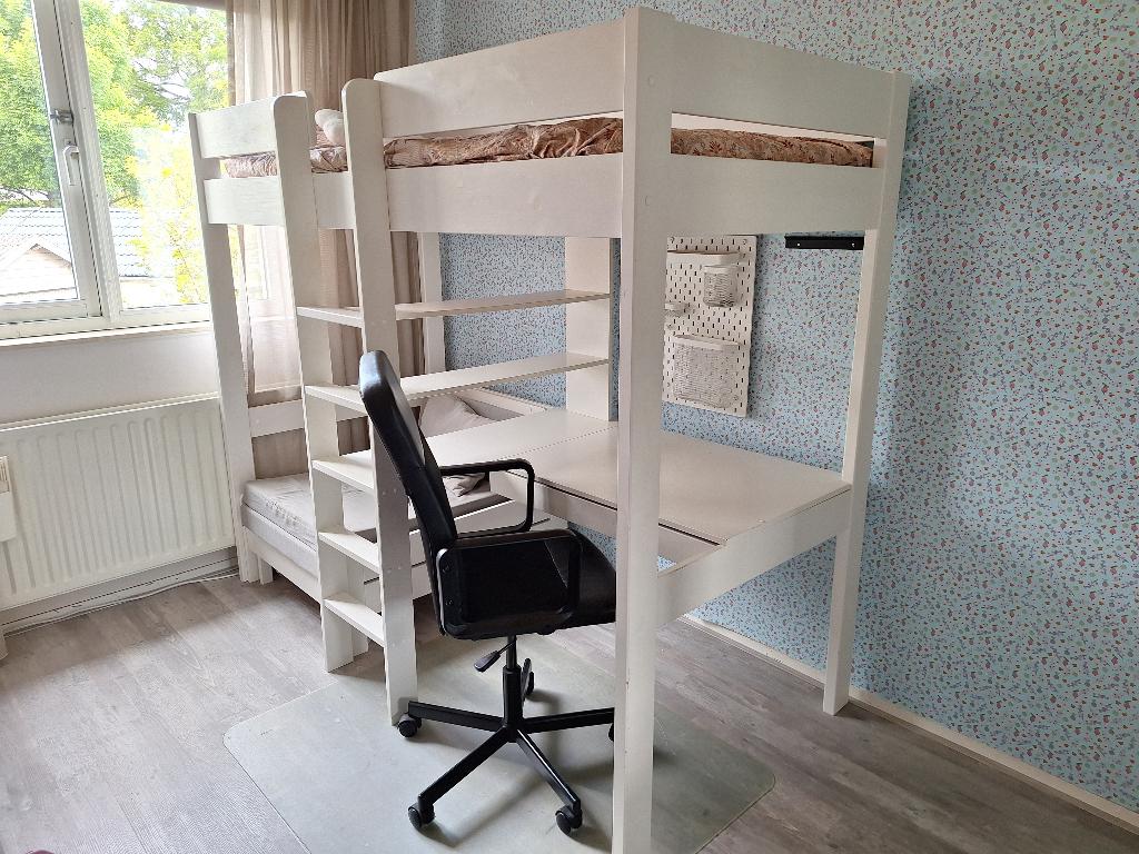 hoogslaper met bureau, (bed)bank en planken, Ophalen, Gebruikt, Hoogslaper