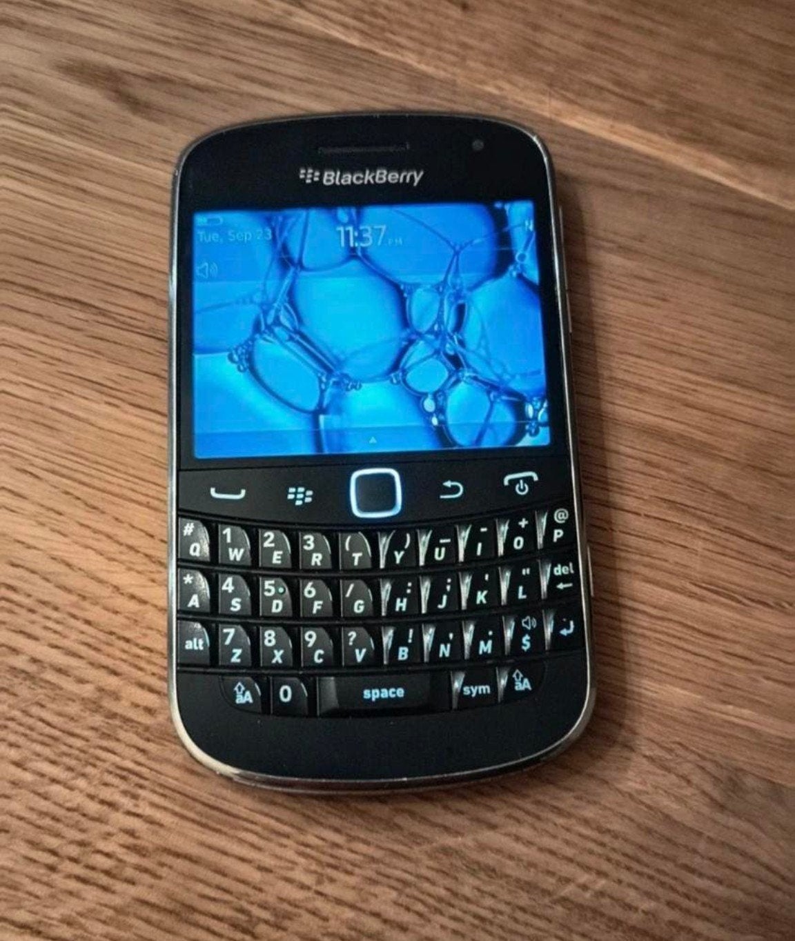 Te koop: een nette BlackBerry Bold 9900 black edition .

Dez, Ophalen of Verzenden, Gebruikt
