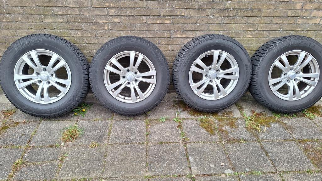 Winterbanden met velgen - 215/70R16  mazda cx5, Ophalen of Verzenden, Gebruikt