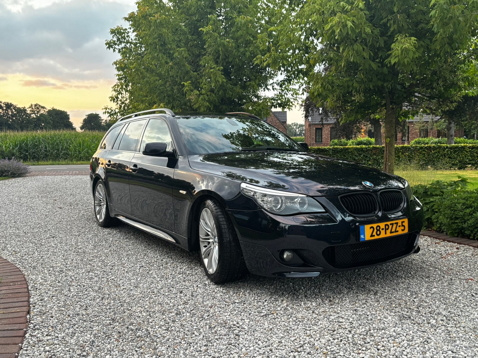 BMW 5-Serie 3.0 530I Touring AUT 2007 Zwart, Auto's, Achterwielaandrijving, Zwart, 2000 kg, Leder