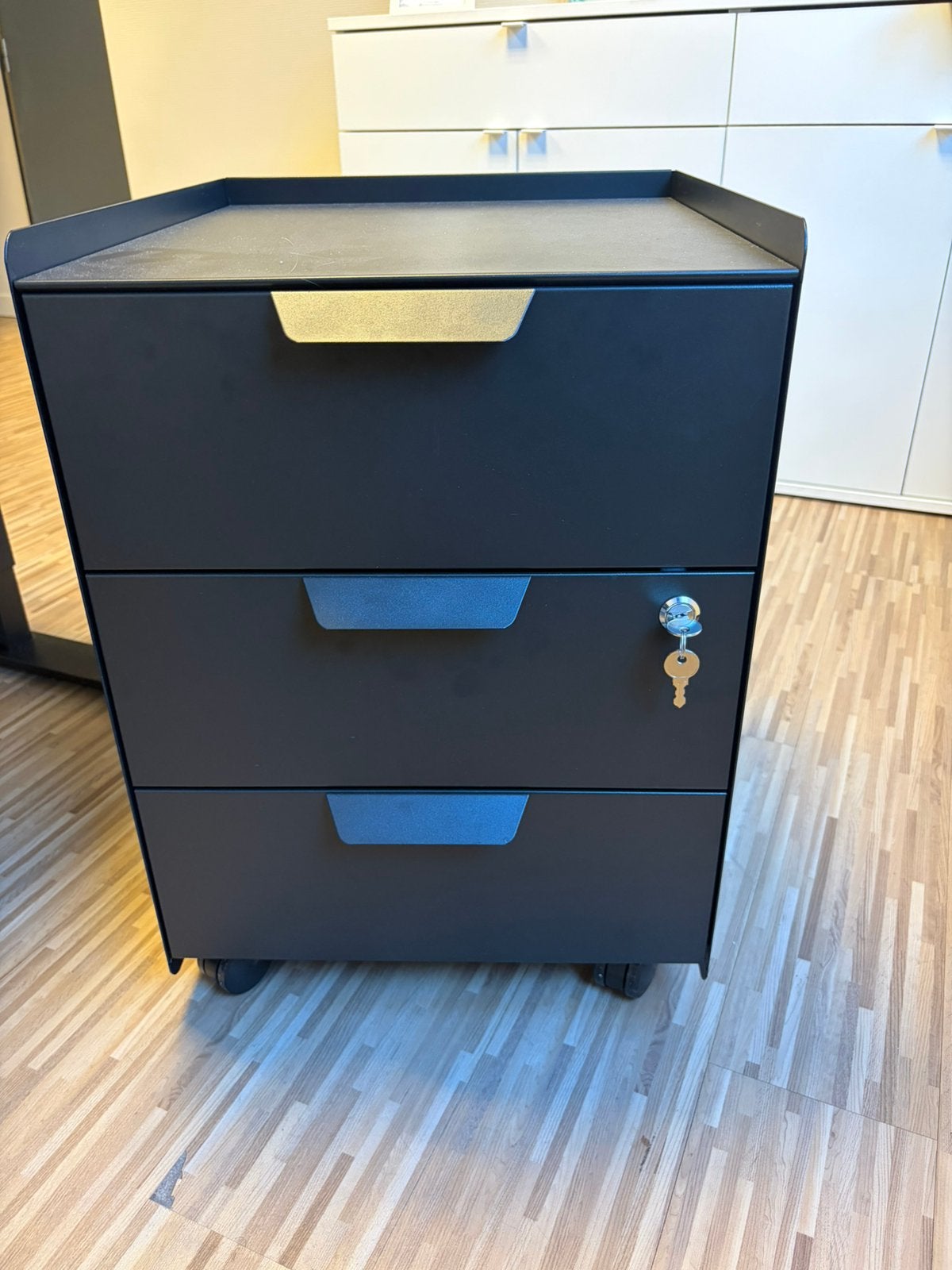 IKEA TROTTEN Ladeblok op wielen – 3 lades – Antraciet, Huis en Inrichting, Kasten | Ladekasten, Ophalen, Minder dan 50 cm, Zo goed als nieuw