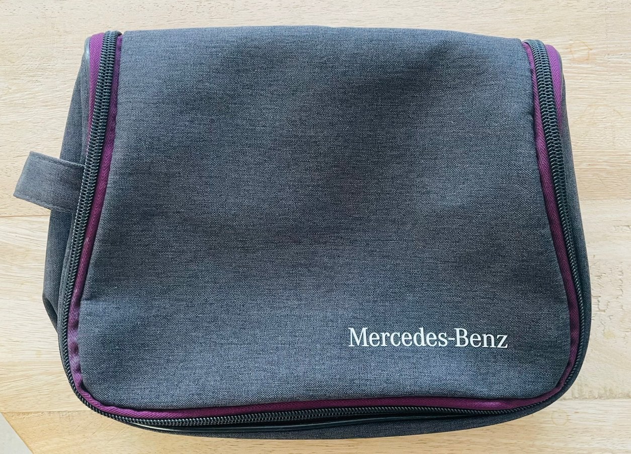 Originele Mercedes-Benz toilettas met ophanghaak, Ophalen of Verzenden, Zo goed als nieuw, Auto's